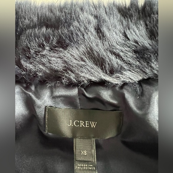 NWOT J Crew faux fur vest navy blue XS - Picture 3 of 4